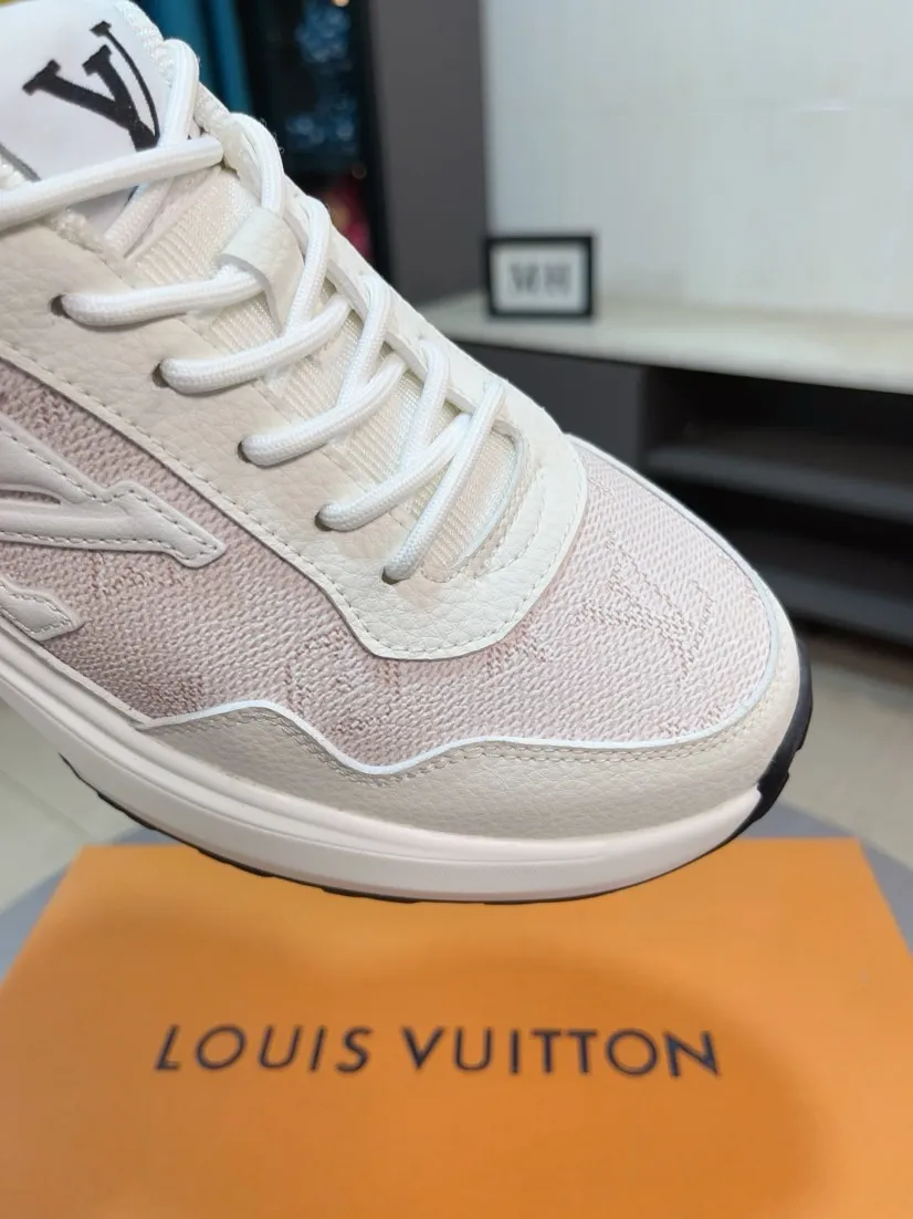 Men's shoes💰458🌸🌸【LV】Louis Vuitton🔍Top Purchasing Agency🇮🇹 Lu Street Fashion God's new sports shoes are coming and are on sale at the counter simultaneously. Original factory configuration, original cowhide fabric imported from Italy, high-quality embossed splicing complex process, sports fashionista, imported water-dyed sheepskin lining, sole: Wang Yuan factory specializes in original sole super comfortable, original factory follow-up goods 🔍🔍High quality, you can enter and leave the counter at will, welcome to compare and synchronize with the counter, code number 38-44, 45 customized